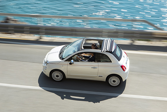 fiat-500C-dolcevita-biancogelato-citycar-gallery-02-desktop-580x390